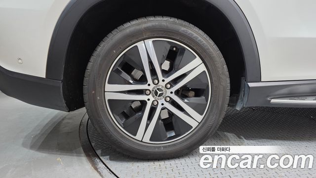 Mercedes-Benz GLE-Class (W167) GLE300d 4MATIC 2020 — фото 5