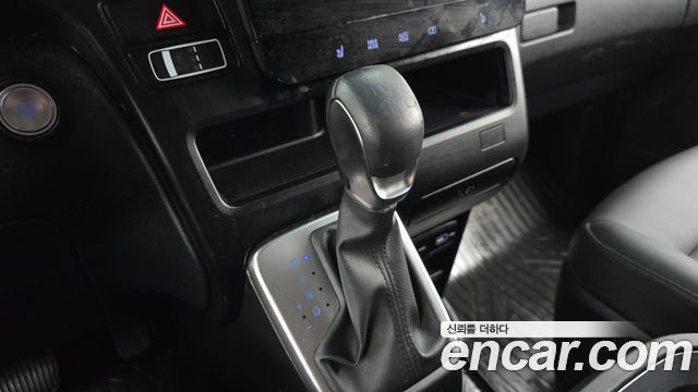 Hyundai Staria L3.5 Cargo 5-Seater Modern 2023 — фото 9