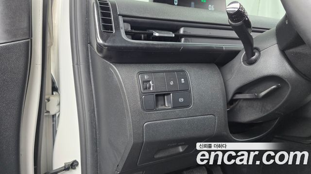 Hyundai Staria L3.5 Cargo 5-Seater Modern 2023 — фото 20