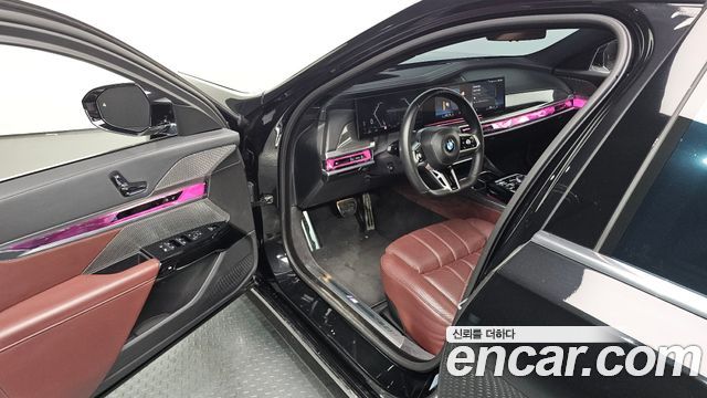 BMW 7 Series (G70) 740d xDrive M Sport 2024 — фото 11