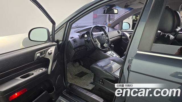 KG Mobility (SsangYong) Korando Turismo 4WD Outdoor Edition 9-seater 2018 — фото 10