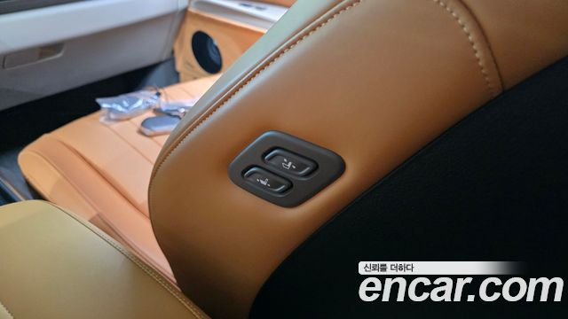 Kia Carnival (IV) Gasoline 9-Seater Hi Limousine (7-seater Limousine(Special vehicle) 2024 — фото 32