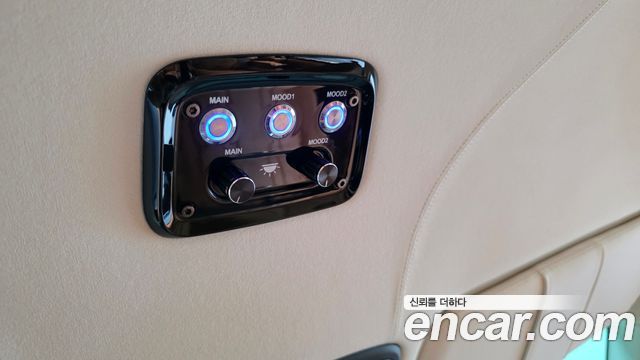 Kia Carnival (IV) Gasoline 9-Seater Hi Limousine (7-seater Limousine(Special vehicle) 2024 — фото 33