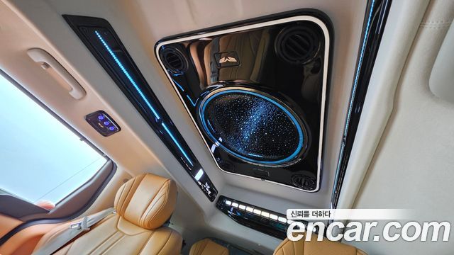 Kia Carnival (IV) Gasoline 9-Seater Hi Limousine (7-seater Limousine(Special vehicle) 2024 — фото 38
