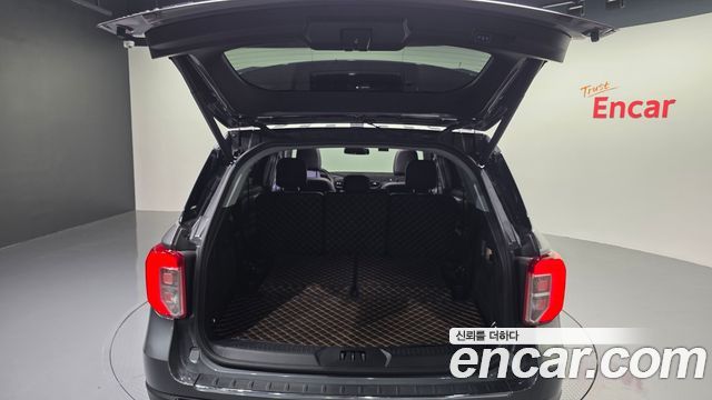 Ford Explorer (VI) 2.3 LimIted 4WD 2023 — фото 33