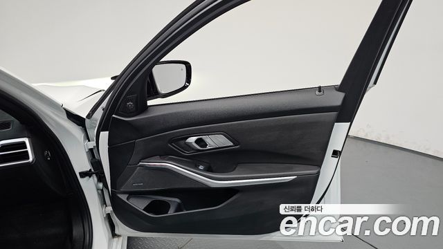 BMW 3 Series (G20) 320i M Sport 2025 — фото 30