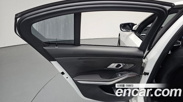 BMW 3 Series (G20) 320i M Sport 2025 — фото 31
