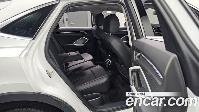 Audi Q3 (F3) 35 TDI Sportback 2023 — фото 11