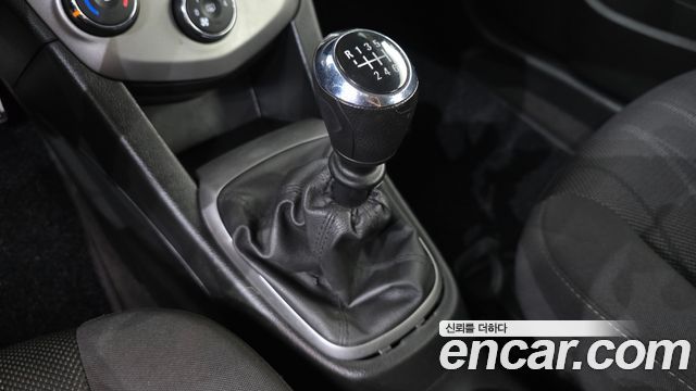 Chevrolet Aveo Hatchback 1.4 Turbo LS 2017 — фото 9
