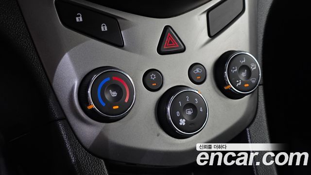 Chevrolet Aveo Hatchback 1.4 Turbo LS 2017 — фото 17