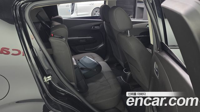 Chevrolet Aveo Hatchback 1.4 Turbo LS 2017 — фото 28