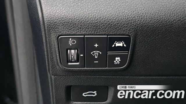 Kia K5 (III) 2.0 Trendy 2023 — фото 20