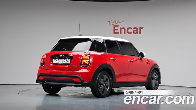 MINI Cooper 5Door Classic Third Generation 2022 — фото 2