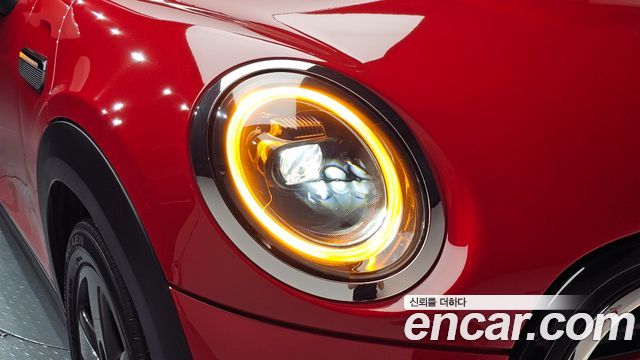 MINI Cooper 5Door Classic Third Generation 2022 — фото 22