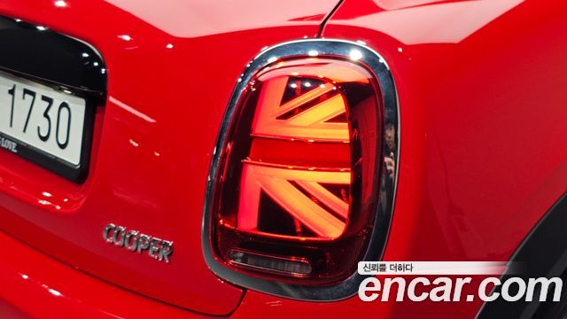 MINI Cooper 5Door Classic Third Generation 2022 — фото 23