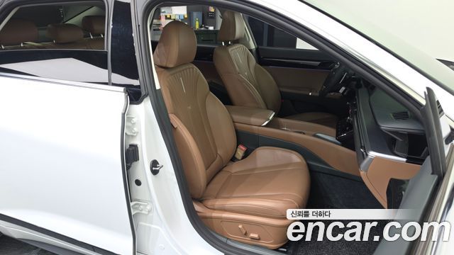 Hyundai Grandeur (GN7) 2,5 Gasoline 2WD Premium 2023 — фото 16