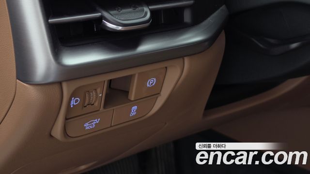 Hyundai Grandeur (GN7) 2,5 Gasoline 2WD Premium 2023 — фото 19