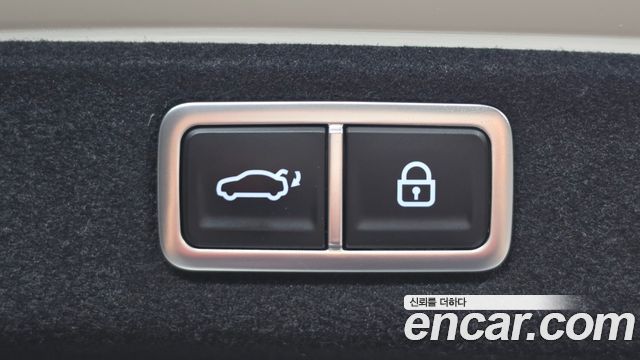 Hyundai Grandeur (GN7) 2,5 Gasoline 2WD Premium 2023 — фото 23