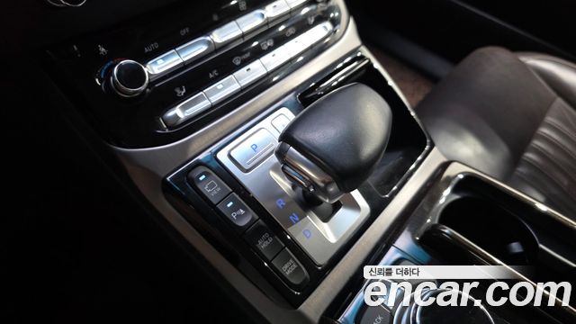 Genesis EQ900 3.8 GDI AWD Premium Luxury 2016 — фото 9