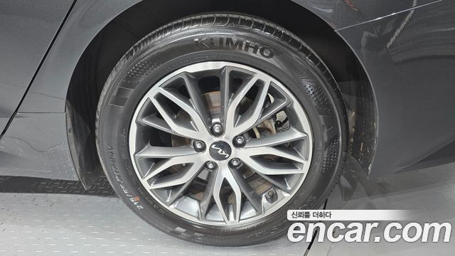 Kia K5 (III) 2.0 Noblesse 2022 — фото 27