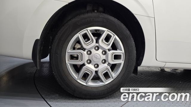 Hyundai Staria 4WD Tourer 11-Seater Modern 2023 — фото 5
