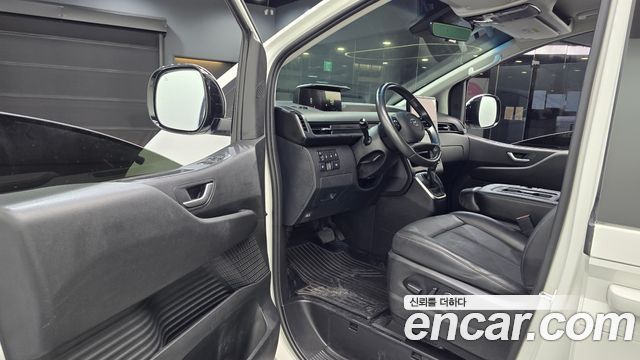 Hyundai Staria 4WD Tourer 11-Seater Modern 2023 — фото 10