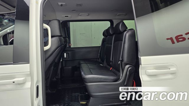 Hyundai Staria 4WD Tourer 11-Seater Modern 2023 — фото 12