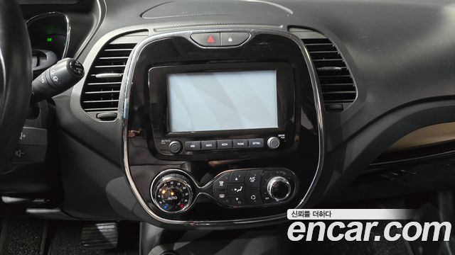 Renault Korea QM3 RE 2016 — фото 11
