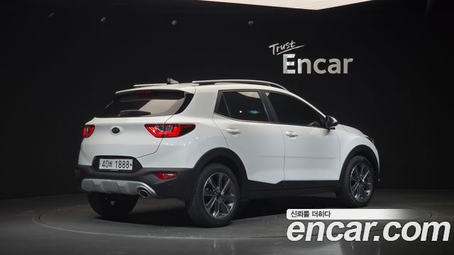 Kia Stonic 1.4 Prestige 2019 — фото 2