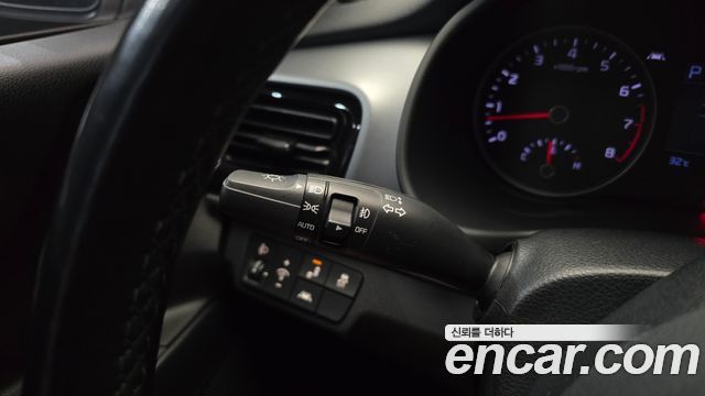 Kia Stonic 1.4 Prestige 2019 — фото 16