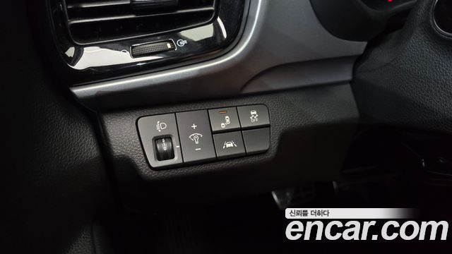Kia Stonic 1.4 Prestige 2019 — фото 18