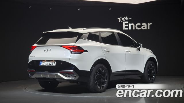 Kia Sportage (V) Diesel 2.0 2WD Nobleless 2023 — фото 2