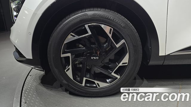 Kia Sportage (V) Diesel 2.0 2WD Nobleless 2023 — фото 5