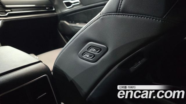 Kia Sportage (V) Diesel 2.0 2WD Nobleless 2023 — фото 19