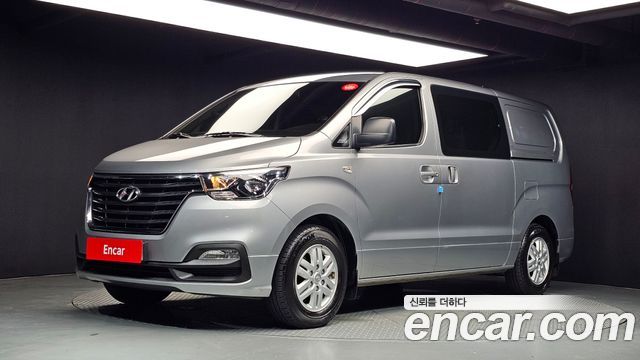 Hyundai Grand Starex Van 5-Seater Smart 2020 — фото 1
