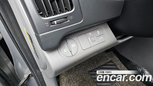 Hyundai Grand Starex Van 5-Seater Smart 2020 — фото 17