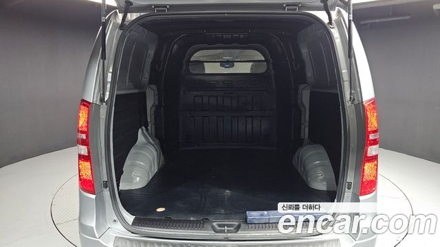 Hyundai Grand Starex Van 5-Seater Smart 2020 — фото 20