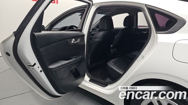 Kia K3 Luxury 2020 — фото 12