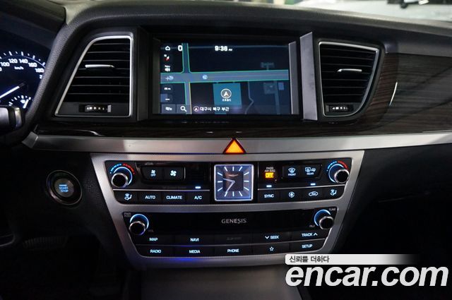 Genesis G80 2.2D Luxury 2019 — фото 16