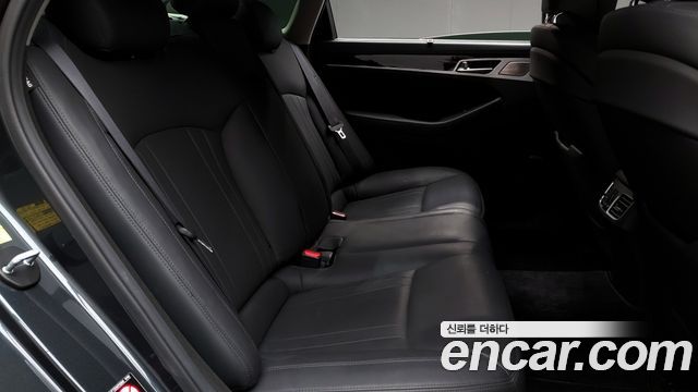 Genesis G80 3.3 GDI AWD Prestige 2018 — фото 15