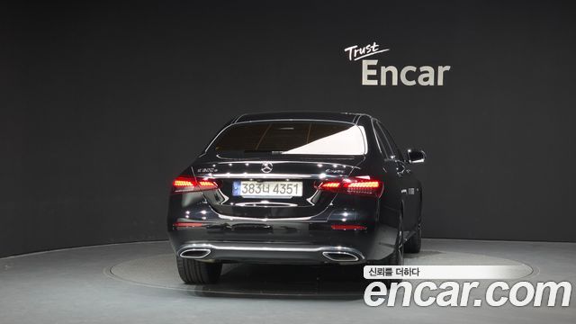Mercedes-Benz E-Class (W213) E300e 4MATIC Exclusive 2021 — фото 4