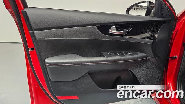 Kia K3 (II) 1.6 Turbo GT 5Door Signature 2022 — фото 30