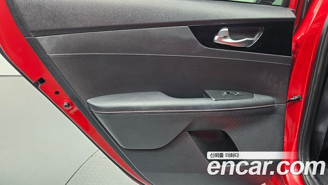 Kia K3 (II) 1.6 Turbo GT 5Door Signature 2022 — фото 31