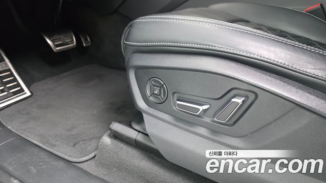 Audi Q8 (4M) 55 TFSI Quattro Premium 2021 — фото 33