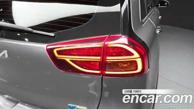 Kia Niro EV Prestige 2022 — фото 23