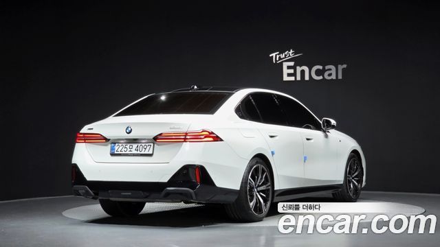 BMW 5 Series (G60) 530i xDrive M Sport 2025 — фото 2