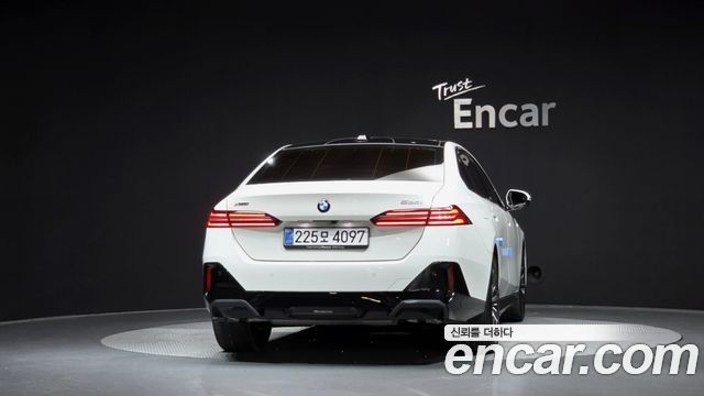BMW 5 Series (G60) 530i xDrive M Sport 2025 — фото 4