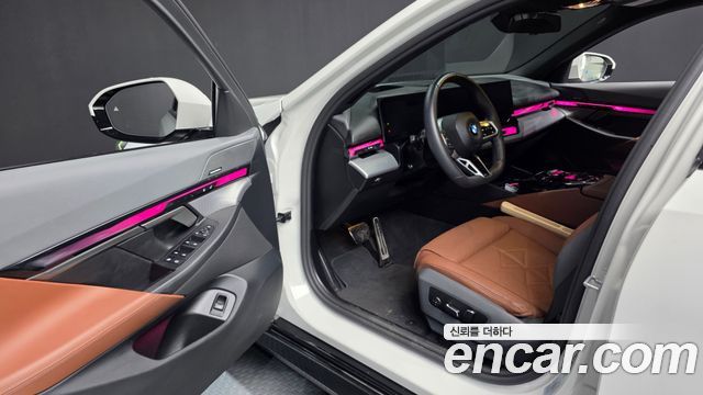 BMW 5 Series (G60) 530i xDrive M Sport 2025 — фото 10