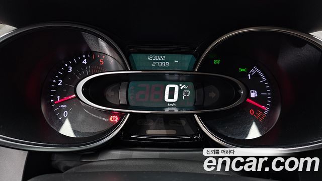 Renault Korea Clio Intens 2019 — фото 8