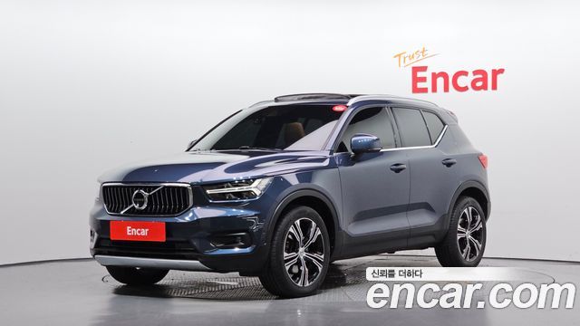 Volvo XC40 B4 Inscription 2022 — фото 1
